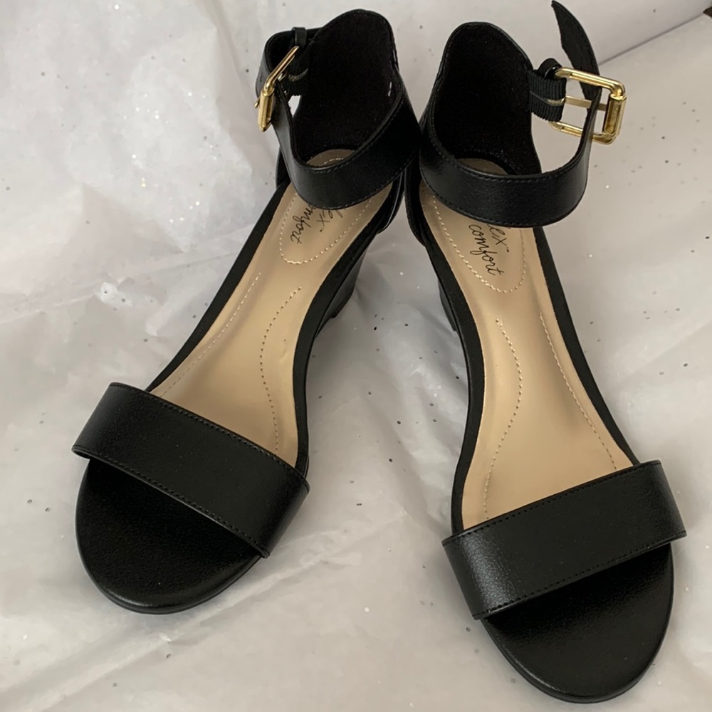 Ladies black Wedge shoes 6.5 size